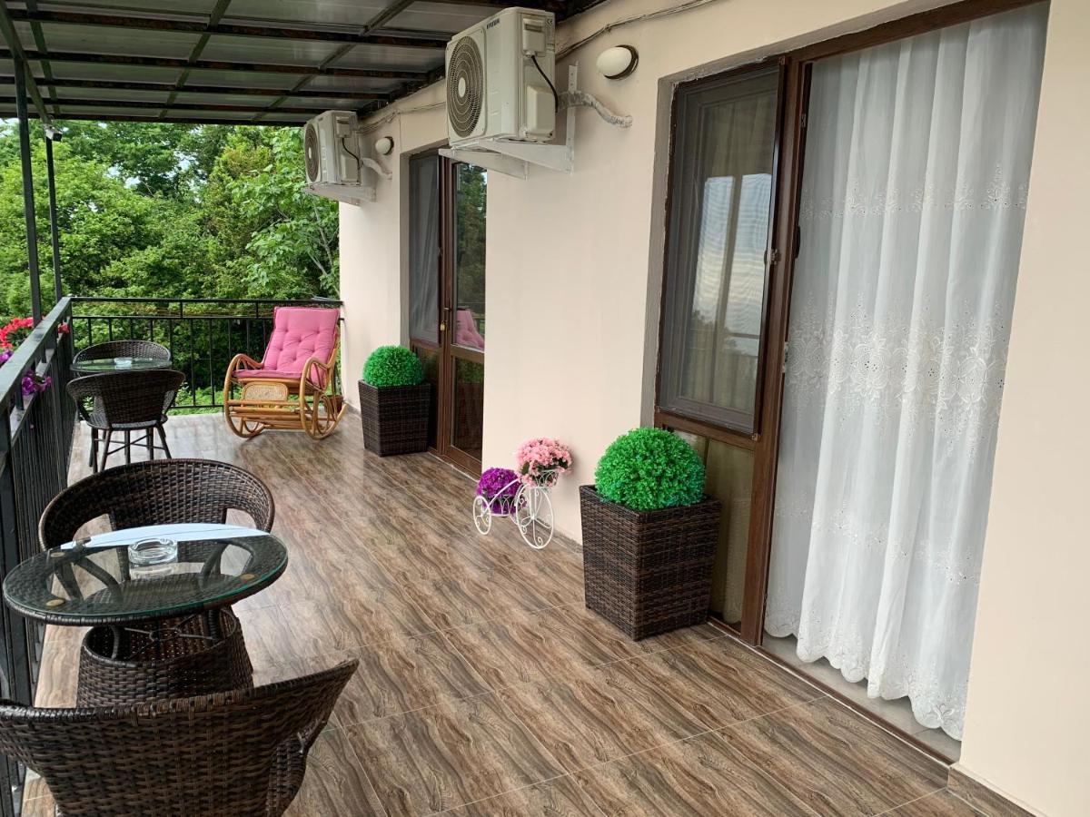 White House Chakvi Hotel Exterior photo
